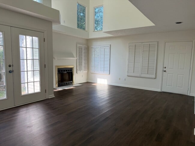 Building Photo - 106 Meridian Ct