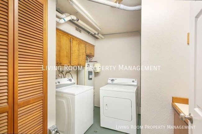 Building Photo - 12233 SE River Rd