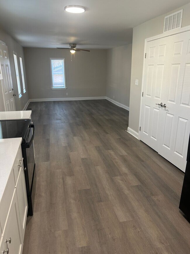 Building Photo - 1656 NE 22nd St