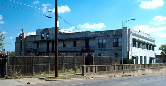 Building Photo - 2220 Harwood St