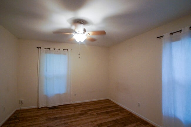 Building Photo - 102 Weatherstone Dr