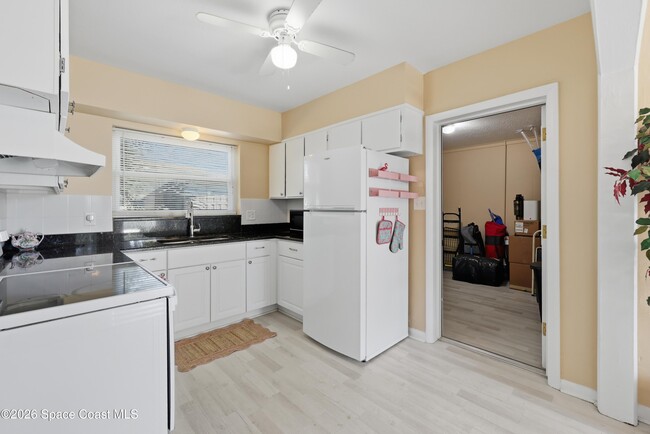 Building Photo - 134 E Alachua Ln