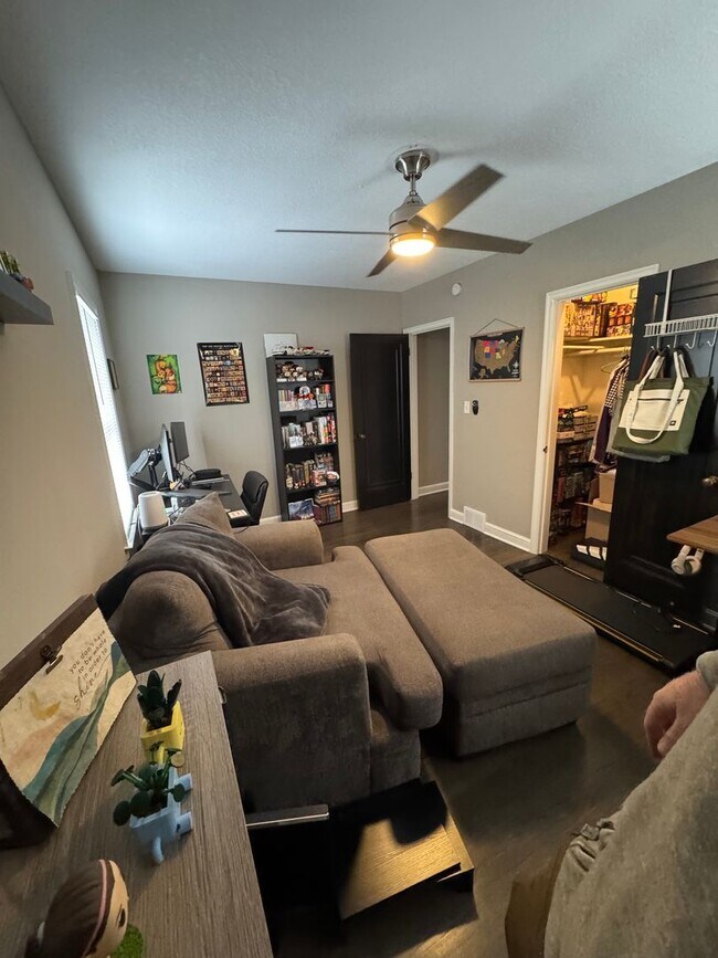 Building Photo - 5704-5706 Chicago Avenue