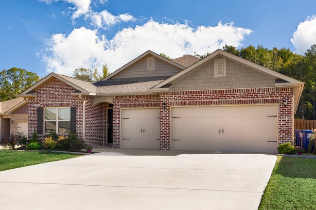 Building Photo - 157 High Leaf Dr
