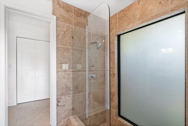 Building Photo - 21155 Shady Vista Ln