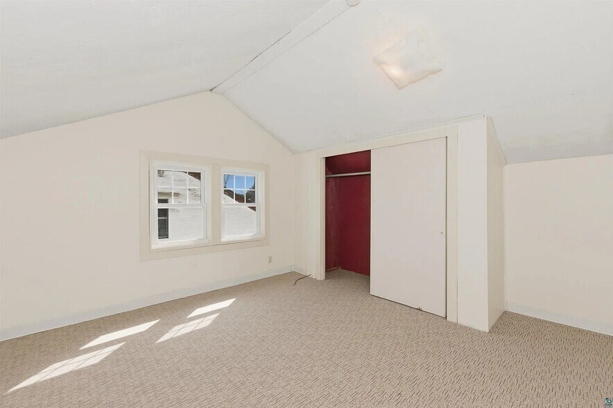 Building Photo - 221 Snelling Ave