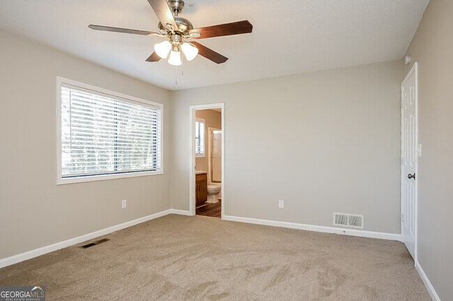 Building Photo - 3992 Fairington Dr
