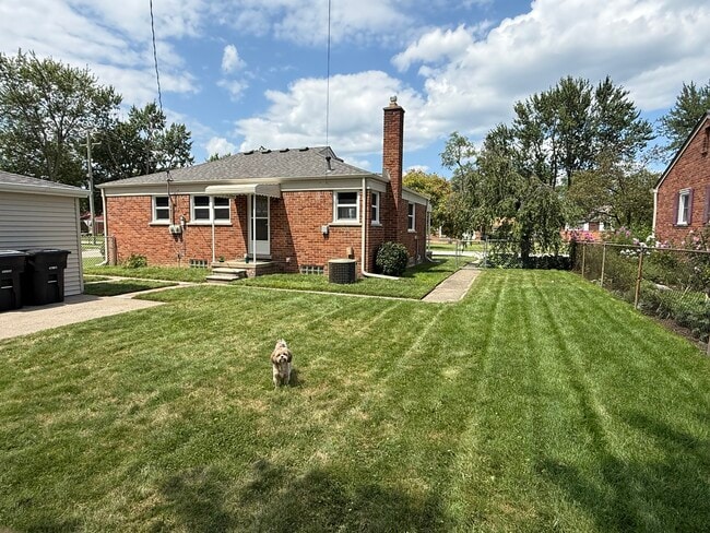 Building Photo - 30389 Hathaway
