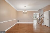 Building Photo - 641 Springhouse Square SE