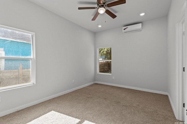 Building Photo - 117 Magendie St