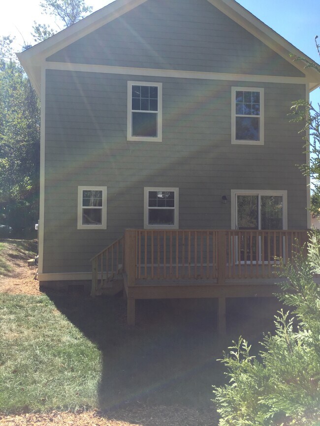 Back of house - 17 East St
