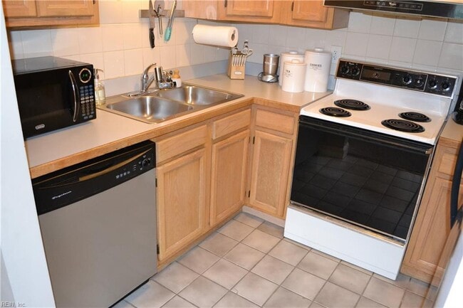 Building Photo - 1040 Spotswood Ave