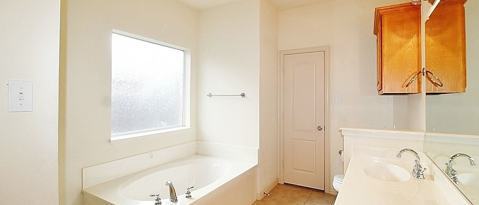 Building Photo - 6218 Bentwood Dr