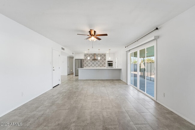 Building Photo - 1644 E Broadmor Dr