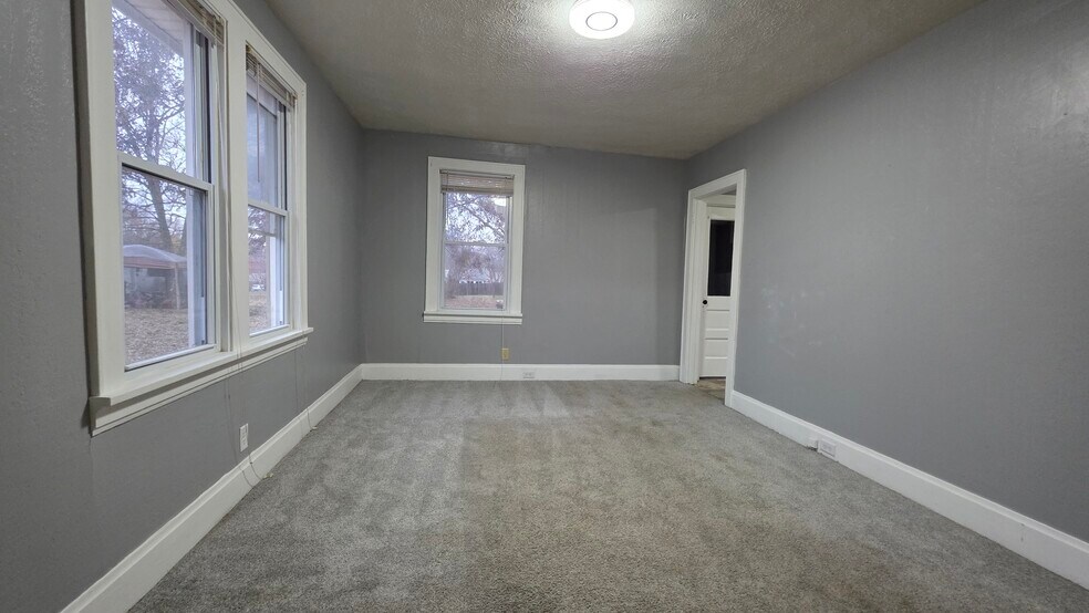 Living Room - 530 Fleming Rd