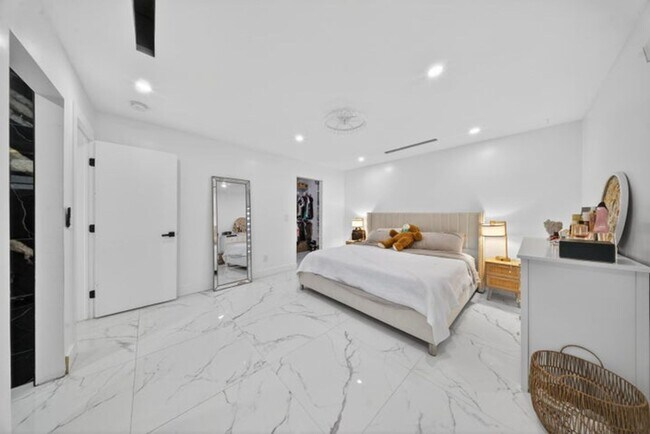 Building Photo - 849 Camellia Dr