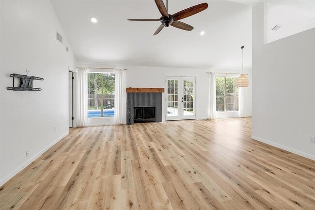 Building Photo - 1205 Rambling Trail