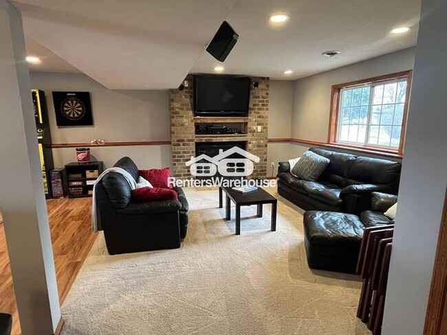 Building Photo - 4 Bed/3 Bath SF in Rosemount