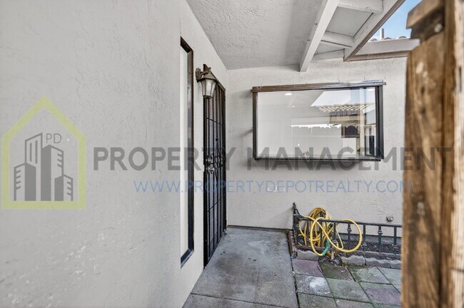 Building Photo - 8991 Fox Creek Dr