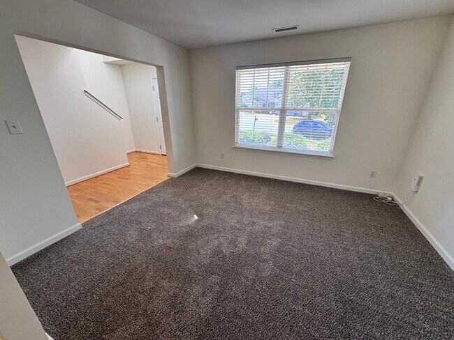 Building Photo - Classic 4-Bedroom Home in McKinley Mill