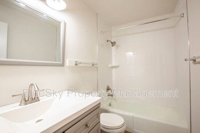 Building Photo - 247 Stribling Ave
