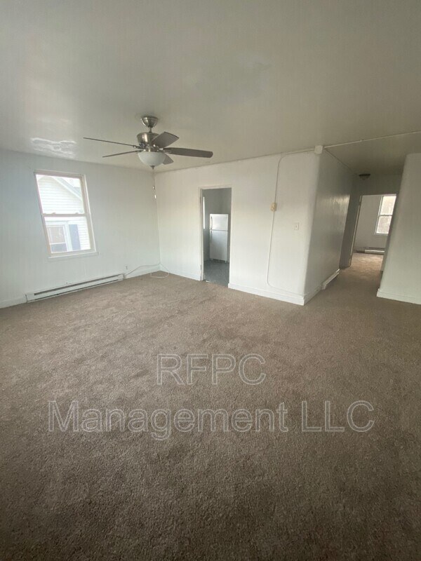 Building Photo - 209 College Ave