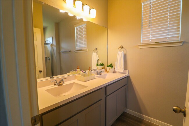 Building Photo - 27035 Badger Way