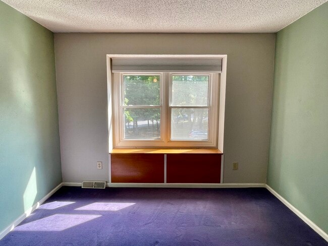 Building Photo - 18 Wilan Ln