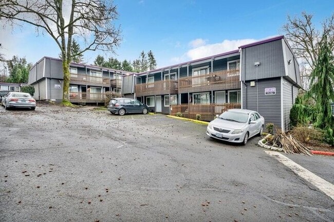 Building Photo - FIRST MONTHS RENT FREE! 2 bedroom 1 bath!!