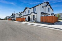 Building Photo - 10958 W Lavonne Ln