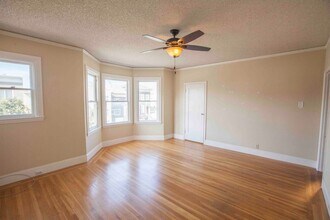 Building Photo - 853