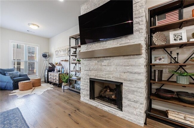 Building Photo - 4337 Parkside Pl