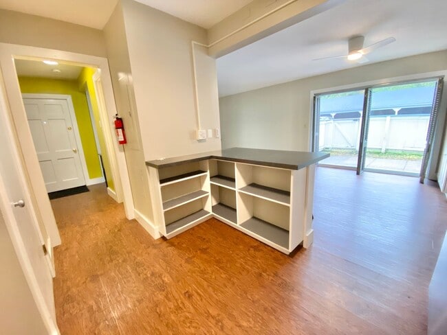 Building Photo - 180 Ledgewood Cir