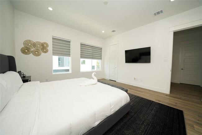 Building Photo - 4607 Edmund St