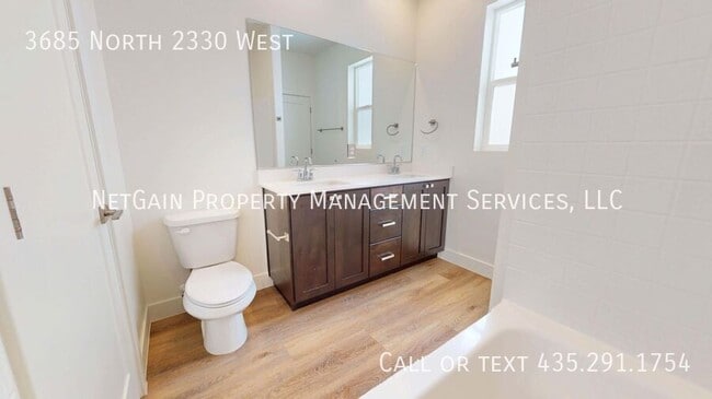 Building Photo - 3685 2330