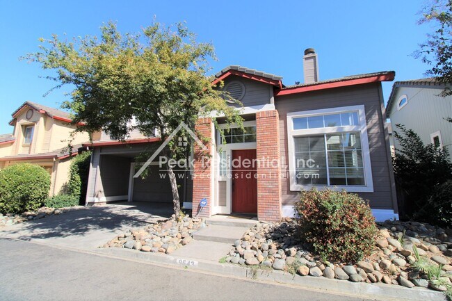 Building Photo - Very Nice 3bd/2.5ba Elk Grove House with 2 Car Garage!