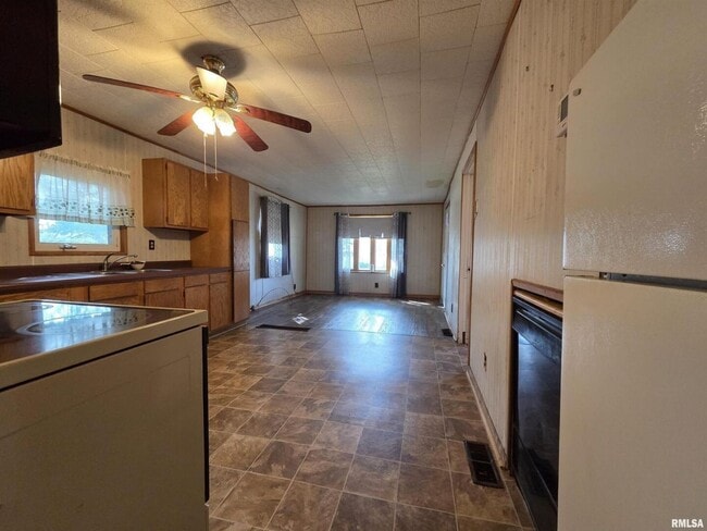 Building Photo - 1216 9th Ave S