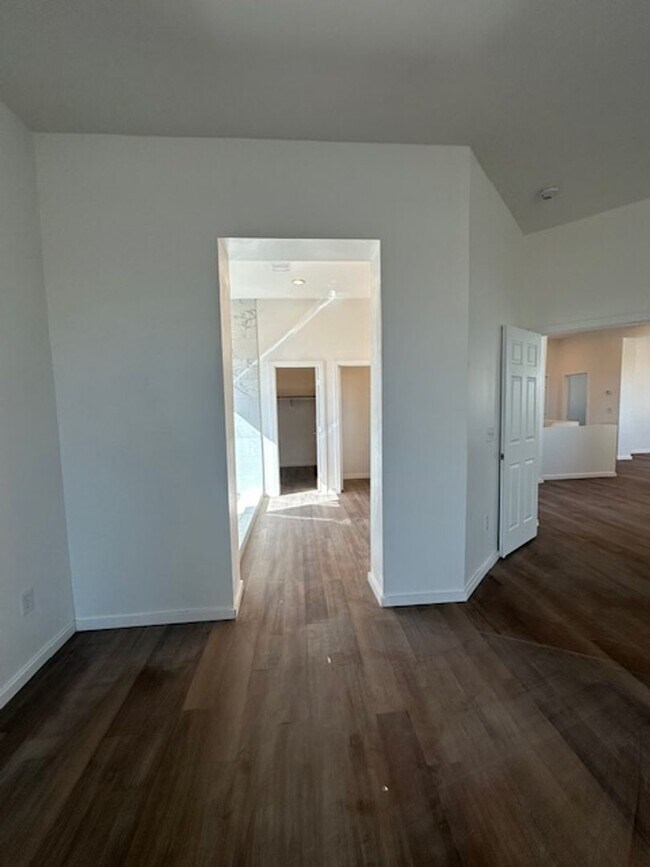 Building Photo - 5022 S 35th Ave