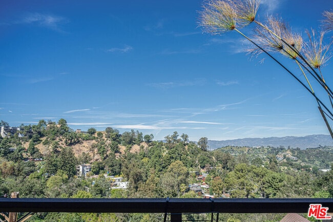 Building Photo - 8895 Appian Way