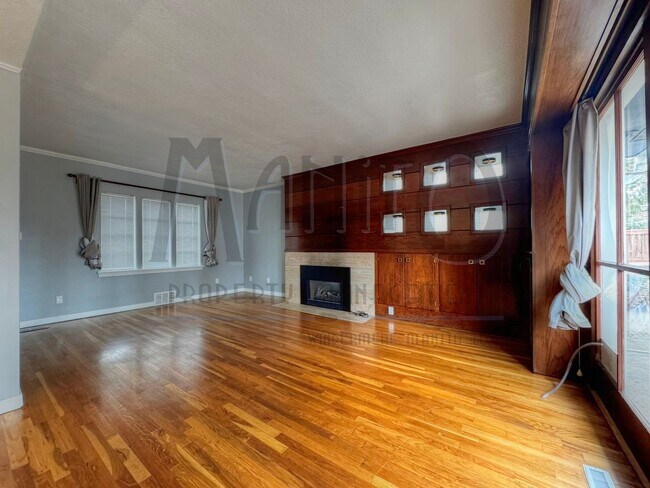 Building Photo - 1624 S Grand Blvd