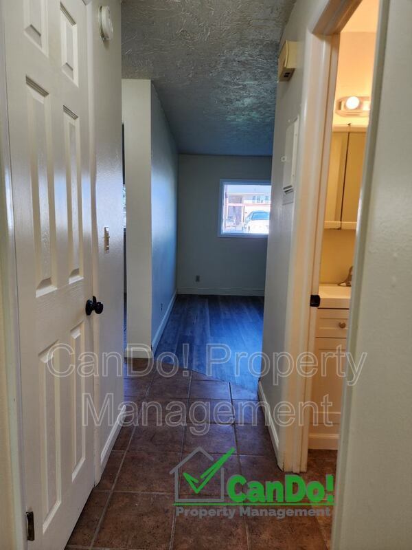 Building Photo - 230 Carol Dr