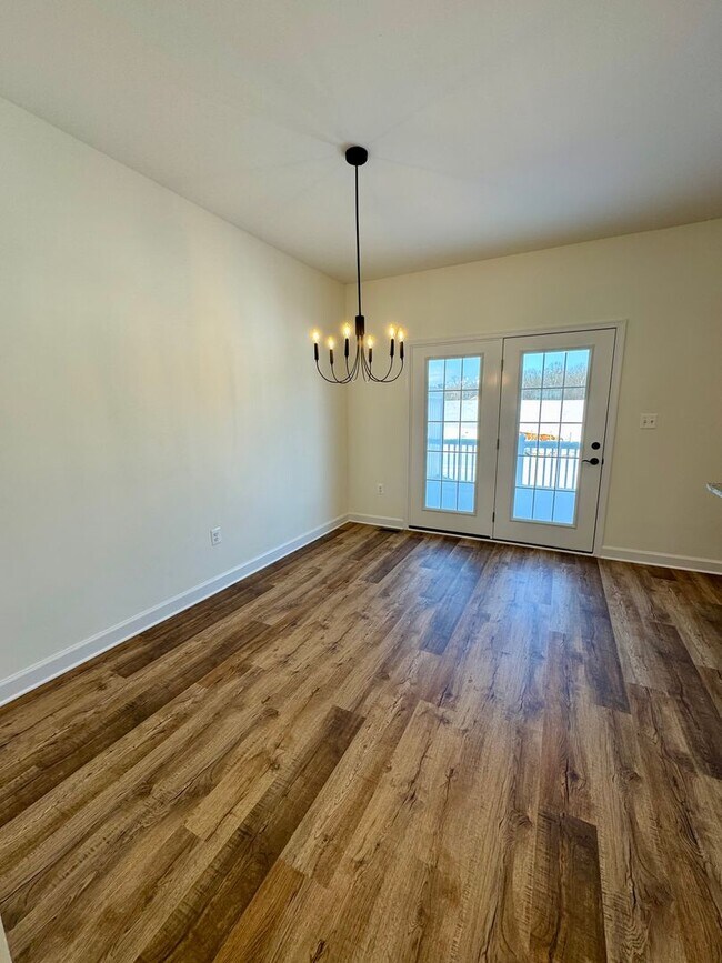 Building Photo - Like New Townhouse for Rent in Congers Creek
