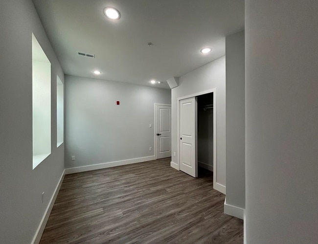 Building Photo - 1108 W Dauphin St
