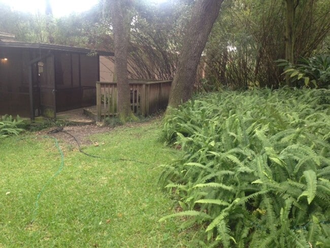 Building Photo - Charming 4BR/2BA Home with Elegant Features and Outdoor Bliss!
