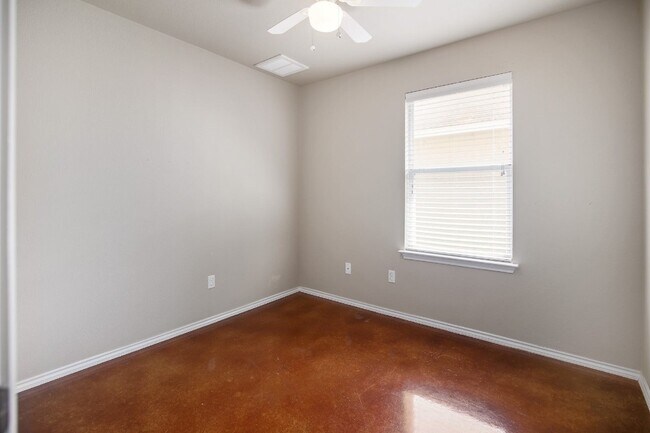 Building Photo - 4620 Best Way