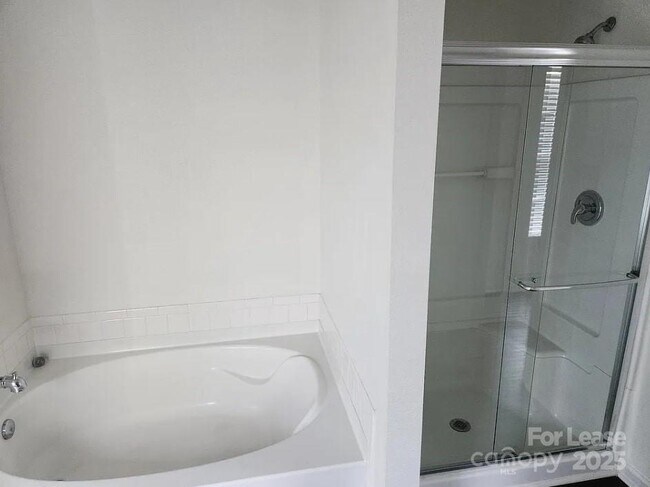 Building Photo - 3609 McDuff Ct