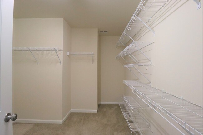 Building Photo - ~~ Beautiful home in Mackintosh on the Lake ~~