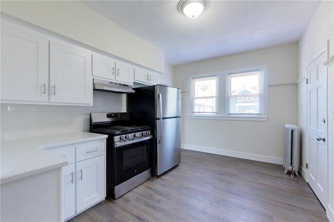 Building Photo - 41 Almy St