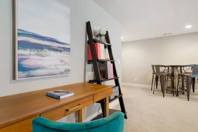 Building Photo - 9412 Joyce Way