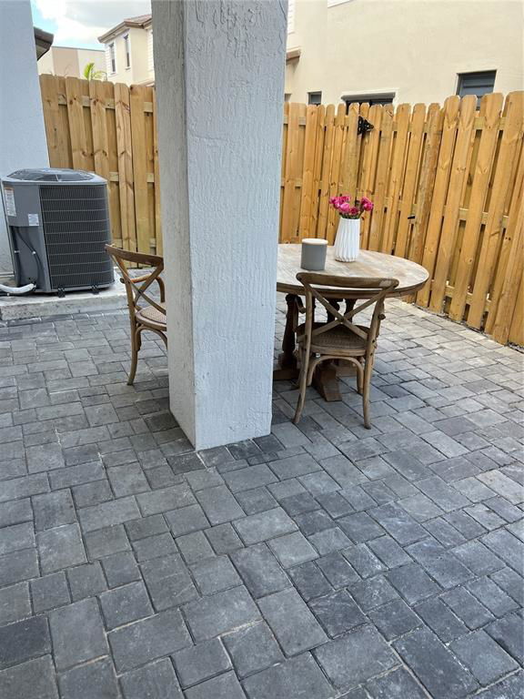 Building Photo - 221 SW 159th Way